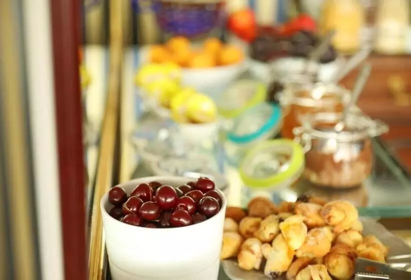 هتل Ten Constanta