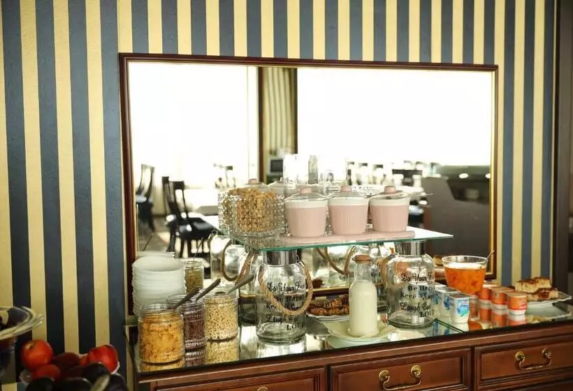 هتل Ten Constanta