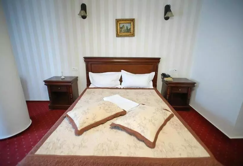 هتل Ten Constanta