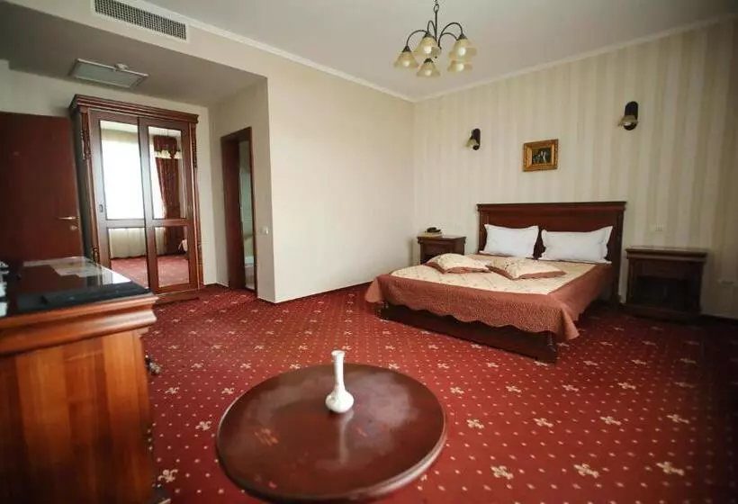 هتل Ten Constanta