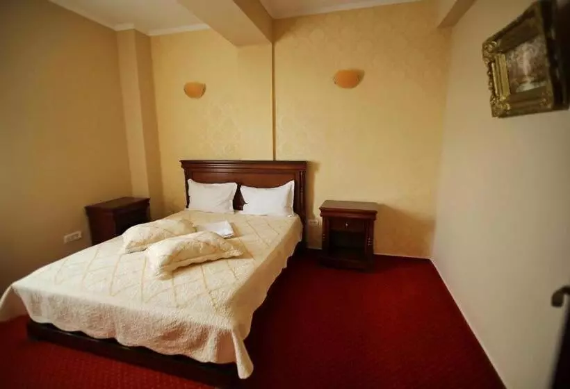 هتل Ten Constanta