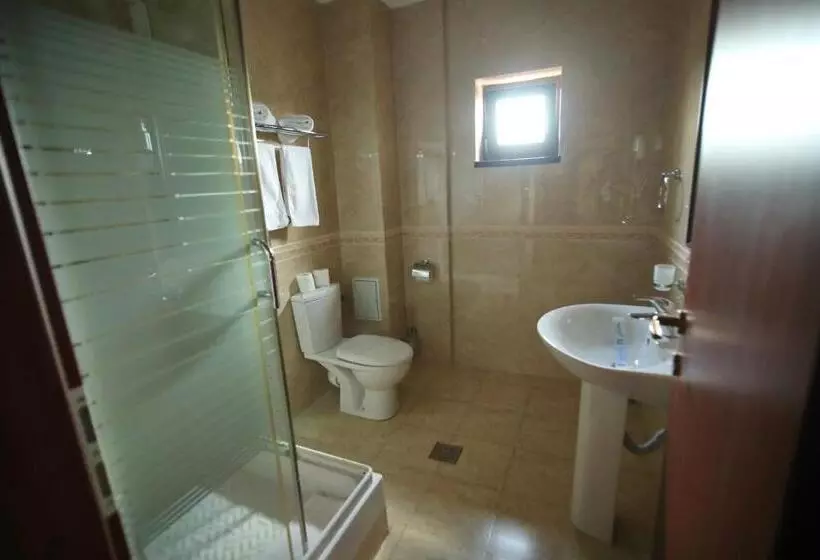 هتل Ten Constanta