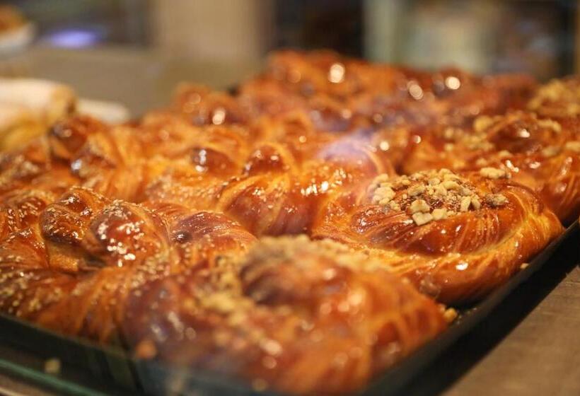 هتل Ten Constanta