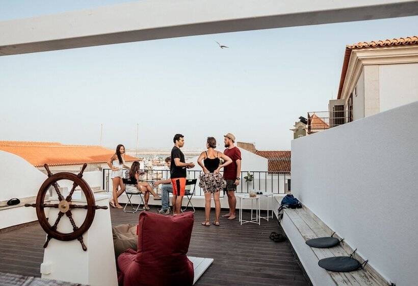 پانسیون Deck Lodge