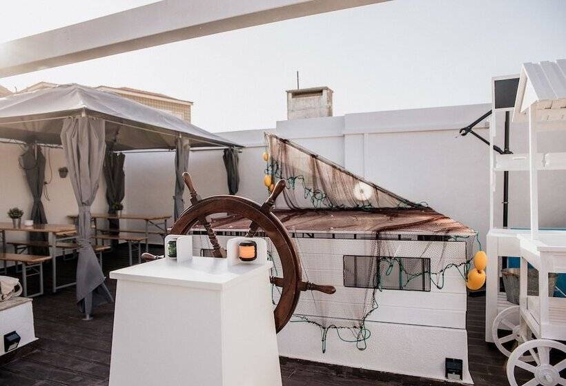 پانسیون Deck Lodge