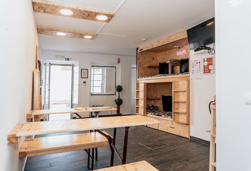 پانسیون Deck Lodge