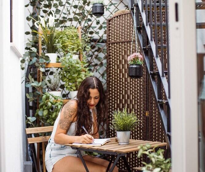 پانسیون Deck Lodge