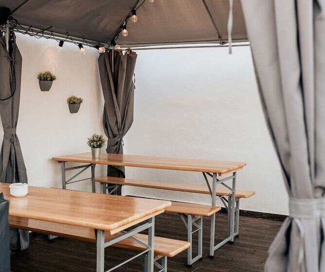 پانسیون Deck Lodge