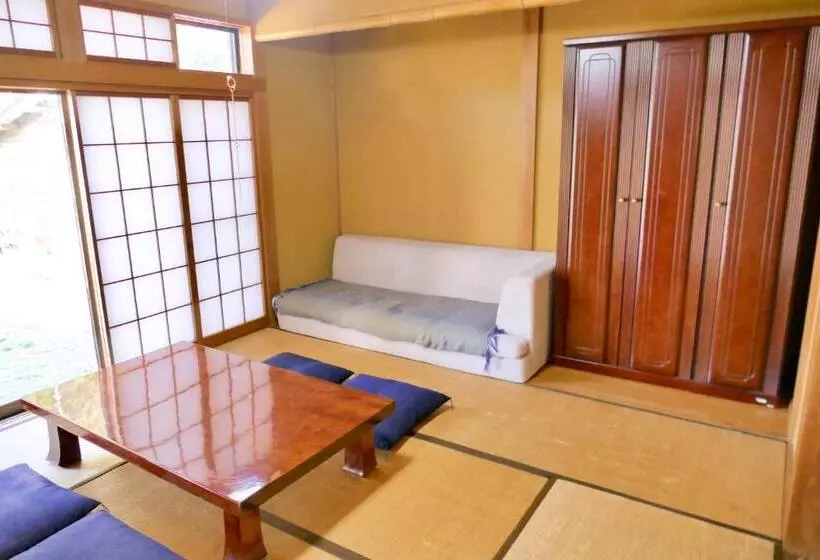 Majatalo Fwa Guest House