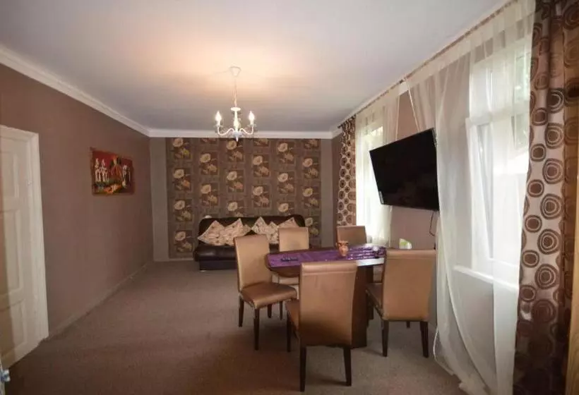 پانسیون Martin Guest House
