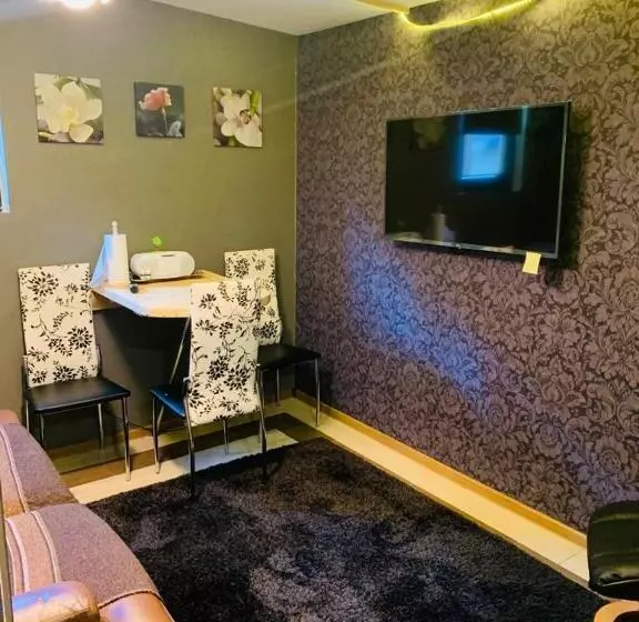 پانسیون Martin Guest House