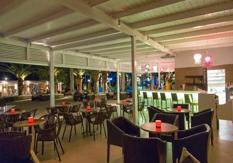 Lagomandra Hotel & Spa