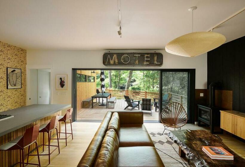 Отель Woodstock Way