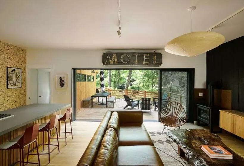 Hotelli Woodstock Way