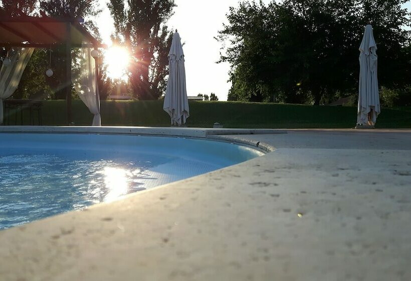 בית מלון כפרי Il Casale Corte Rossa