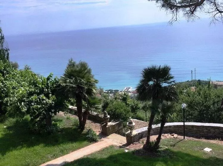 Hotelli Olivenere Agriturismo