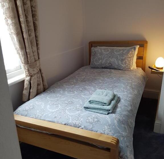 بنسيون Alexandra Lodge Guest House