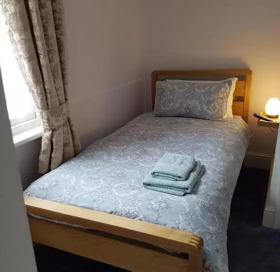 پانسیون Alexandra Lodge Guest House