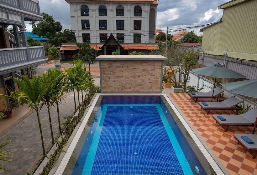 پانسیون Botoum Hostel