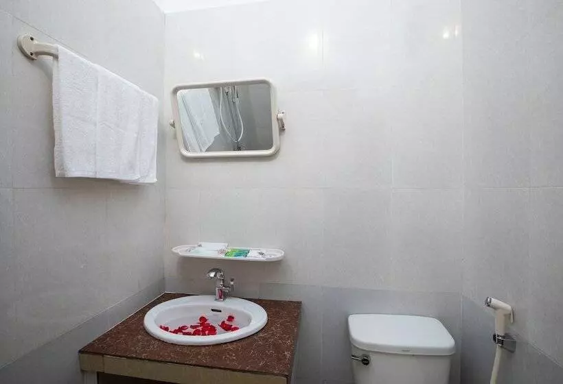 پانسیون Botoum Hostel