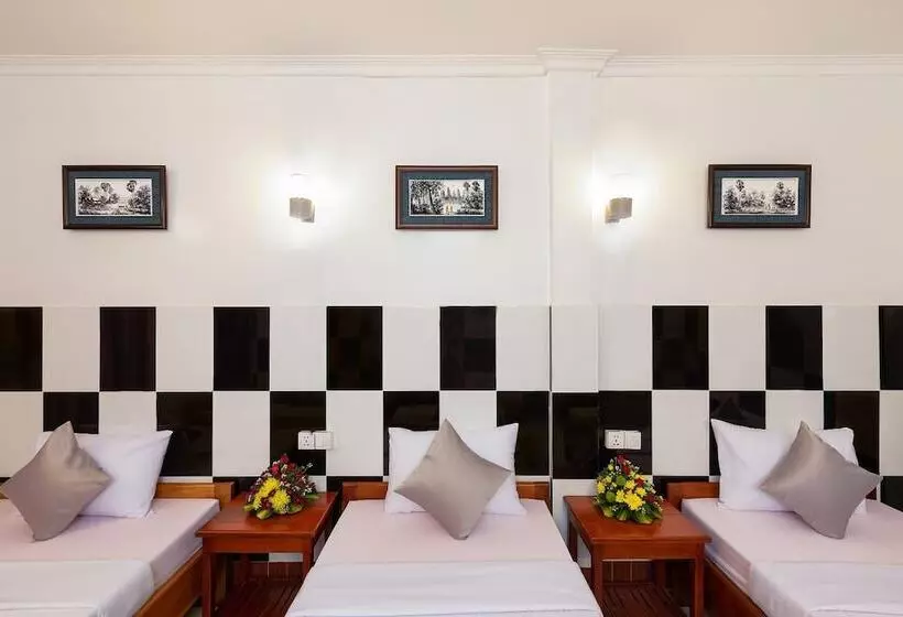 پانسیون Botoum Hostel