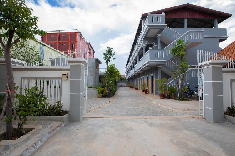 پانسیون Botoum Hostel