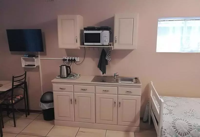 پانسیون Oppad