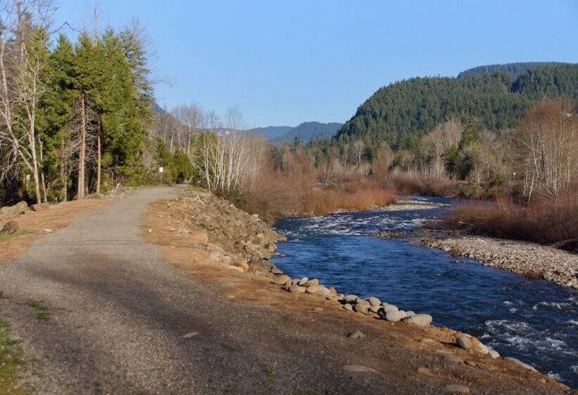 Arbor Inn Motel Oakridge