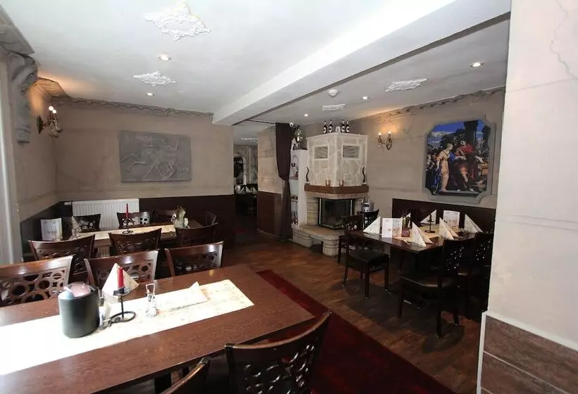 Hotelli Pension Villa Colosseo Im Herzen Von Meiningen