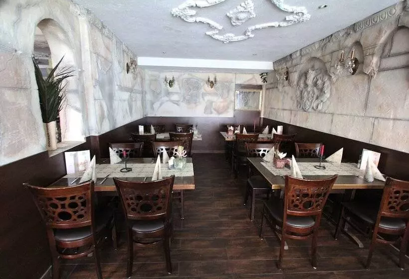 Hotelli Pension Villa Colosseo Im Herzen Von Meiningen