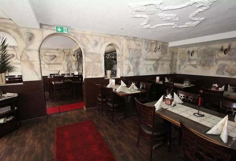 Hotelli Pension Villa Colosseo Im Herzen Von Meiningen