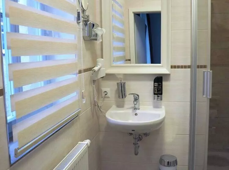 Hotelli Pension Villa Colosseo Im Herzen Von Meiningen