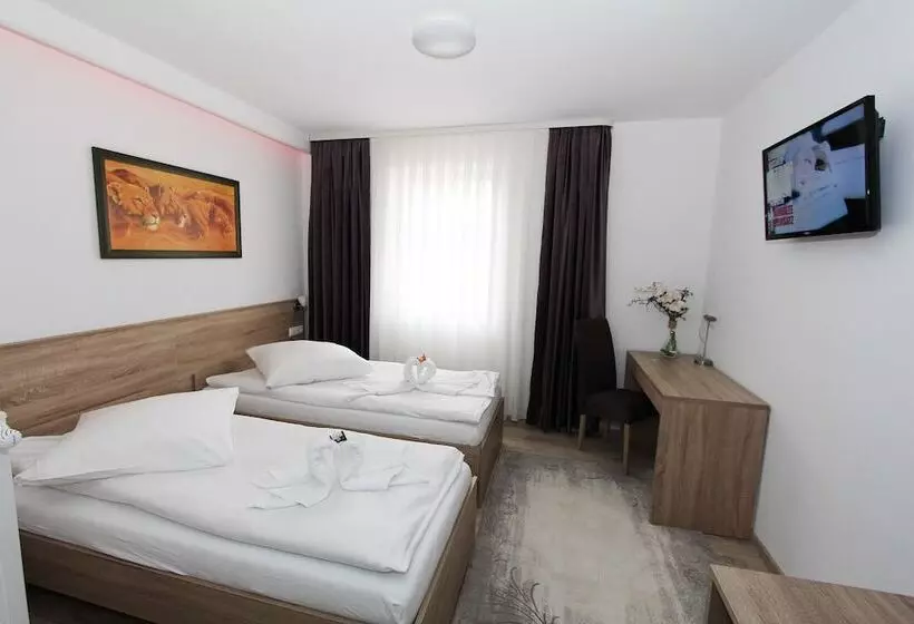 Hotelli Pension Villa Colosseo Im Herzen Von Meiningen