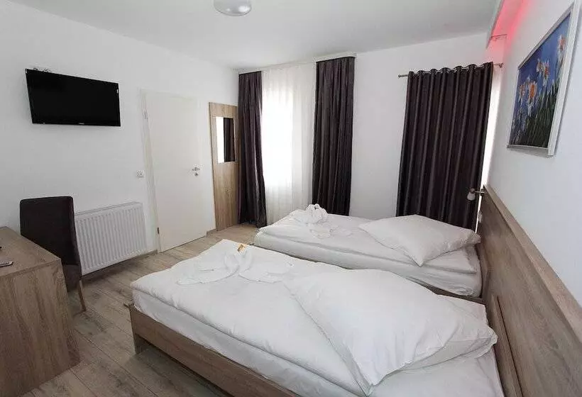 Hotelli Pension Villa Colosseo Im Herzen Von Meiningen