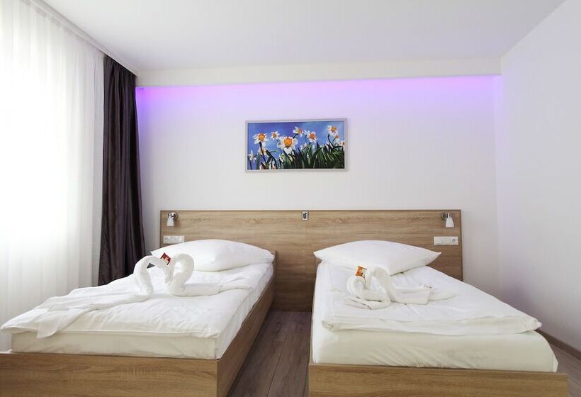 בית מלון כפרי Pension Villa Colosseo Im Herzen Von Meiningen