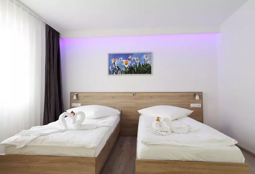 Hotelli Pension Villa Colosseo Im Herzen Von Meiningen