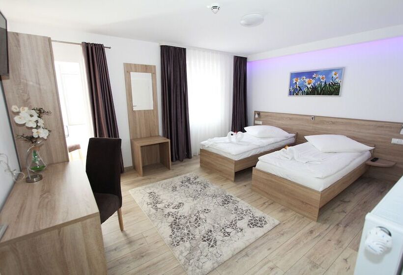 בית מלון כפרי Pension Villa Colosseo Im Herzen Von Meiningen