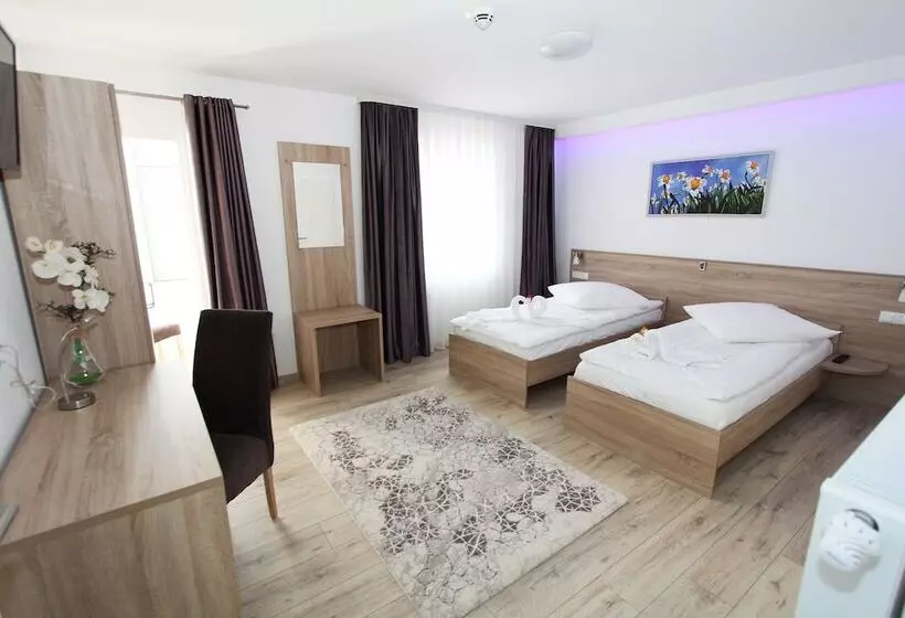 Hotelli Pension Villa Colosseo Im Herzen Von Meiningen