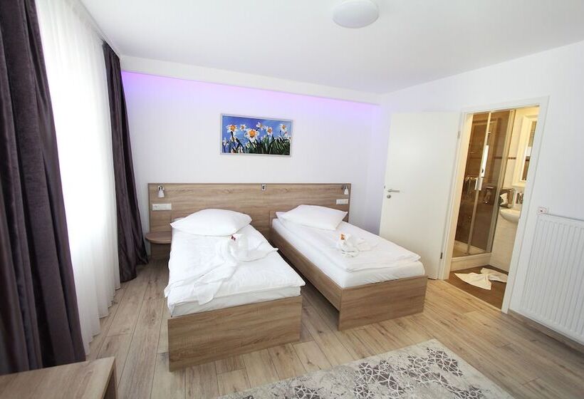 בית מלון כפרי Pension Villa Colosseo Im Herzen Von Meiningen