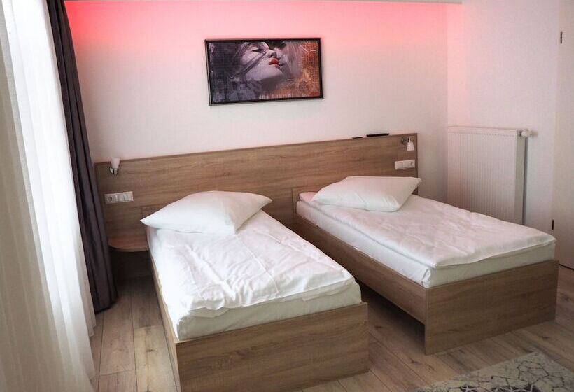 בית מלון כפרי Pension Villa Colosseo Im Herzen Von Meiningen