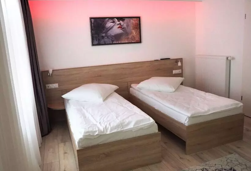 Hotelli Pension Villa Colosseo Im Herzen Von Meiningen