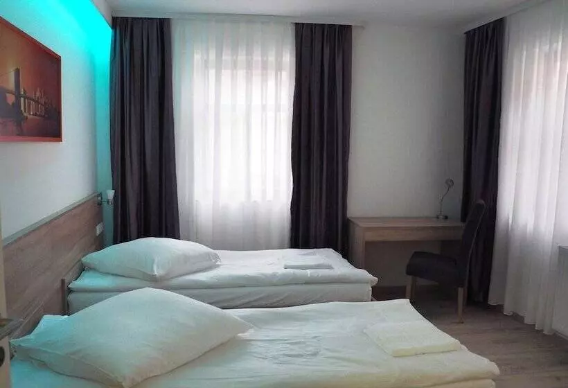 Hotelli Pension Villa Colosseo Im Herzen Von Meiningen