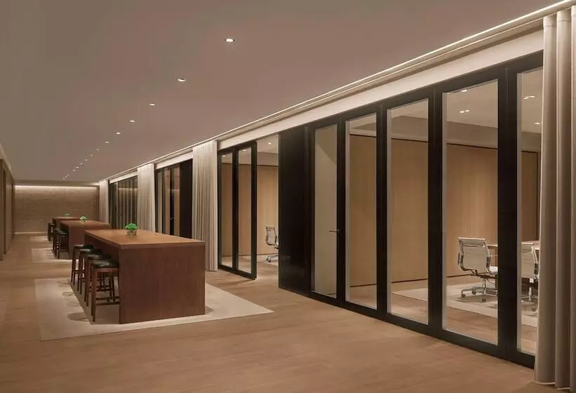 هتل The Shanghai Edition