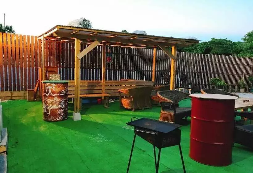 Majatalo Guest House Waraenmon   Hostel