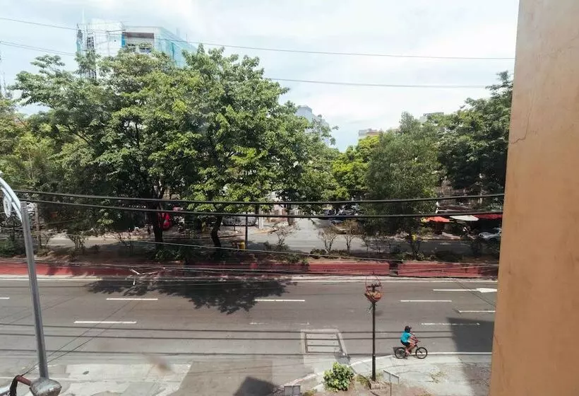 ペンション Reddoorz Near Quirino Station Manila