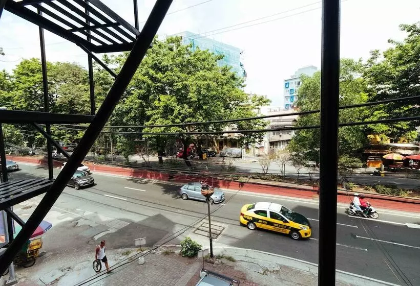 ペンション Reddoorz Near Quirino Station Manila