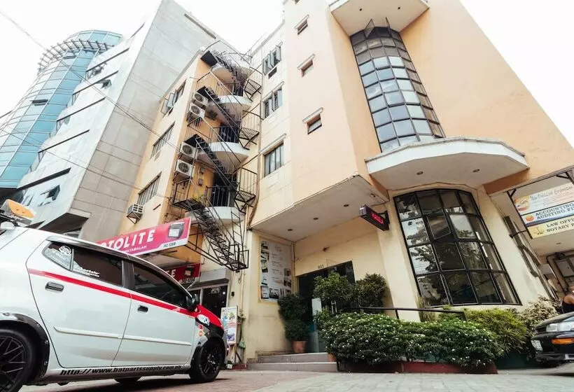 ペンション Reddoorz Near Quirino Station Manila