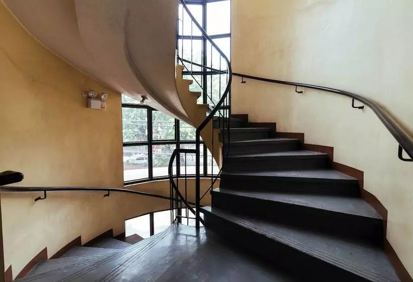 ペンション Reddoorz Near Quirino Station Manila