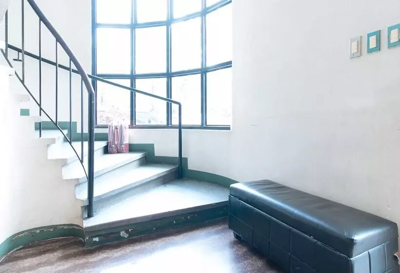 ペンション Reddoorz Near Quirino Station Manila