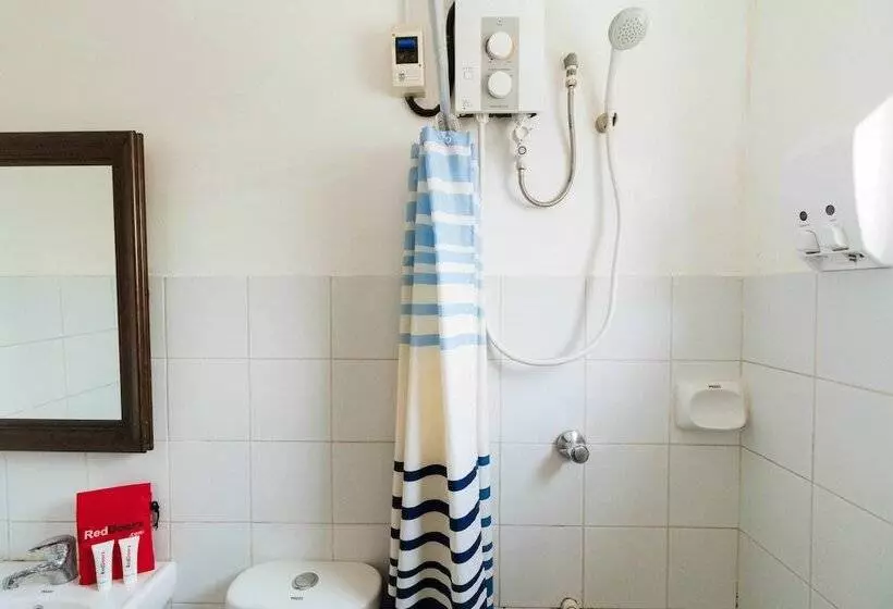 ペンション Reddoorz Near Quirino Station Manila